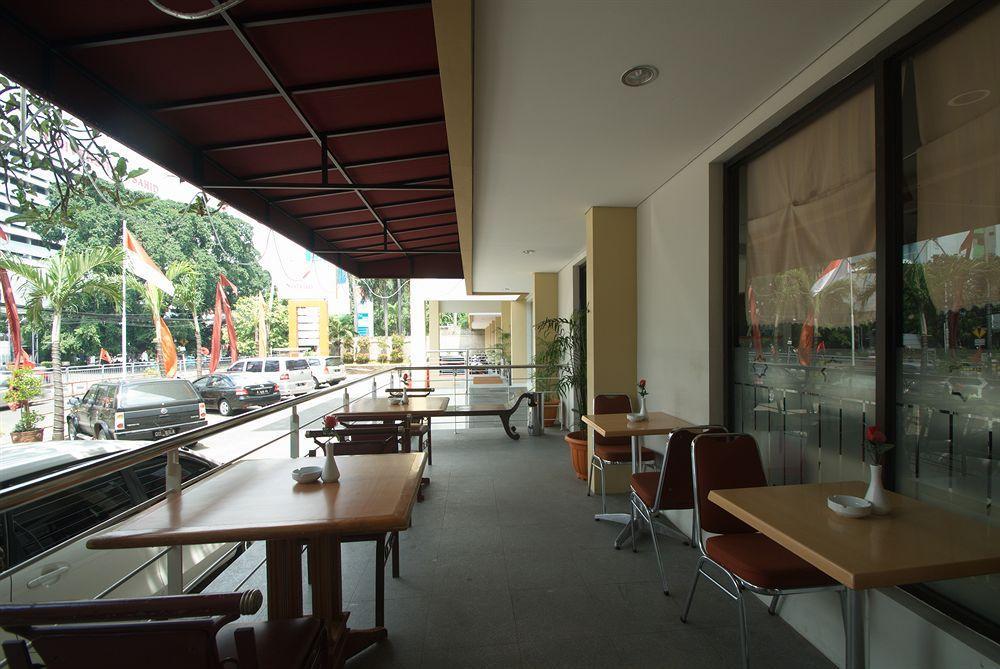 Sofyan Hotel Soepomo Jakarta Exterior photo