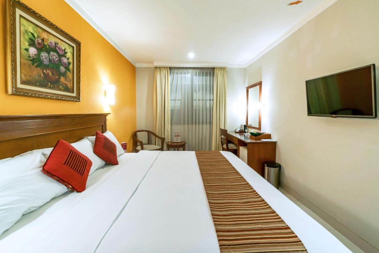 Sofyan Hotel Soepomo Jakarta Exterior photo